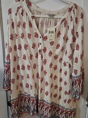 Lucky Brand Cream Top with Red Floral Print - 2X